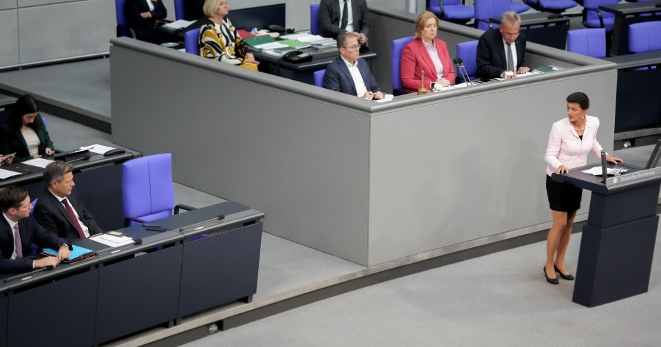 Wagenknecht-Rede in der Haushaltsdebatte des Bundestags am 08.09.2022.jpg